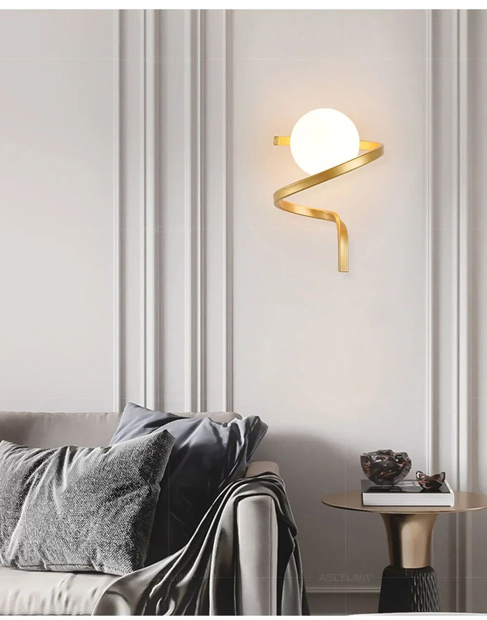 Wandlamp in goud of zwart met krul | Flora